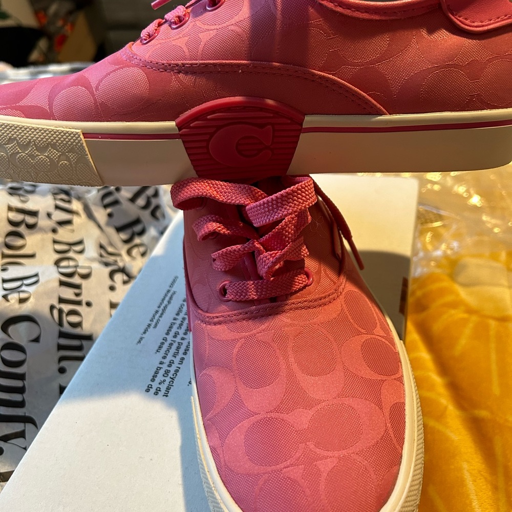 Never worn they are 7.5 but run big my lost your gain I love them